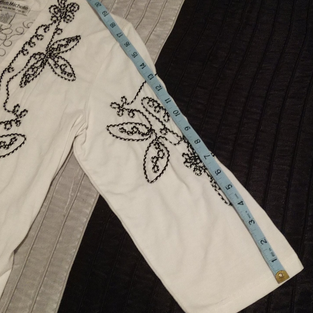 Top. Vest - Picture 6 of 9